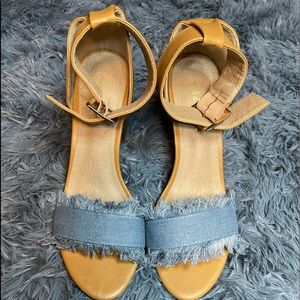 Mark & Maddux chunky heel sandal. Never been worn.